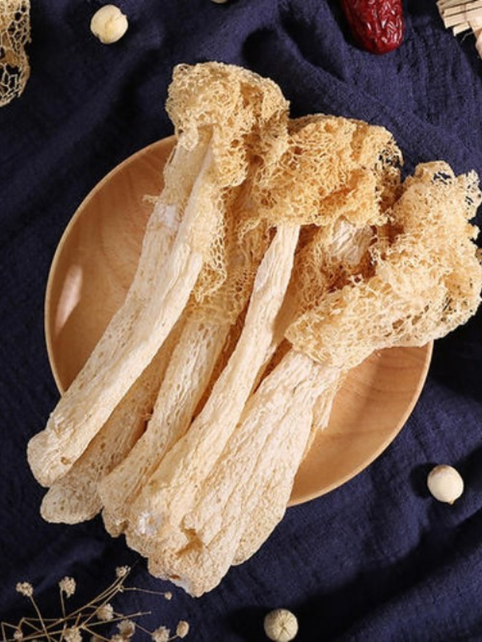 竹荪是一种极具营养保健价值的菌类食物,价格昂贵,多为干制品,易贝骀