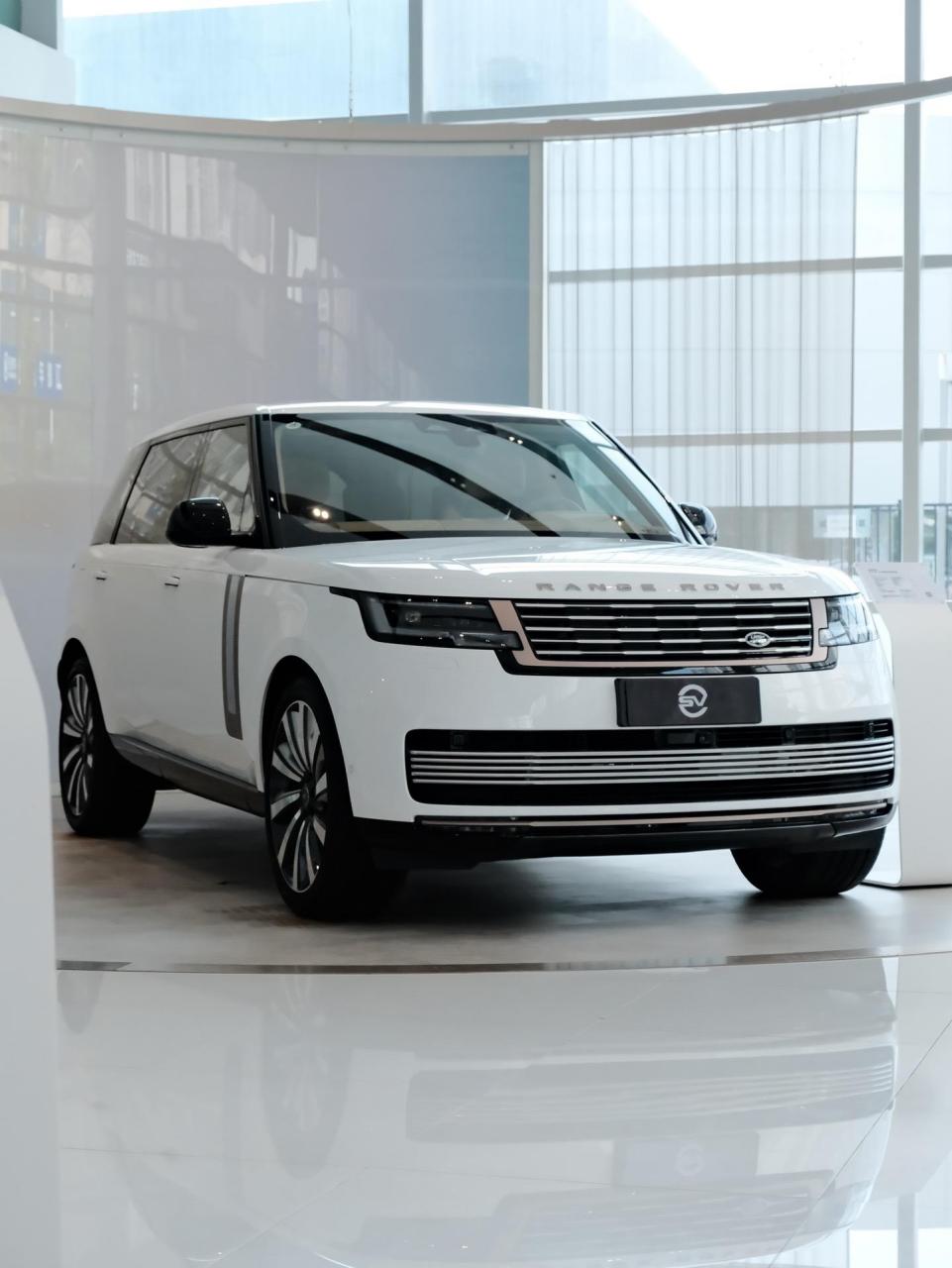 揽胜sv61尊荣创世加长版.指导价:3328000