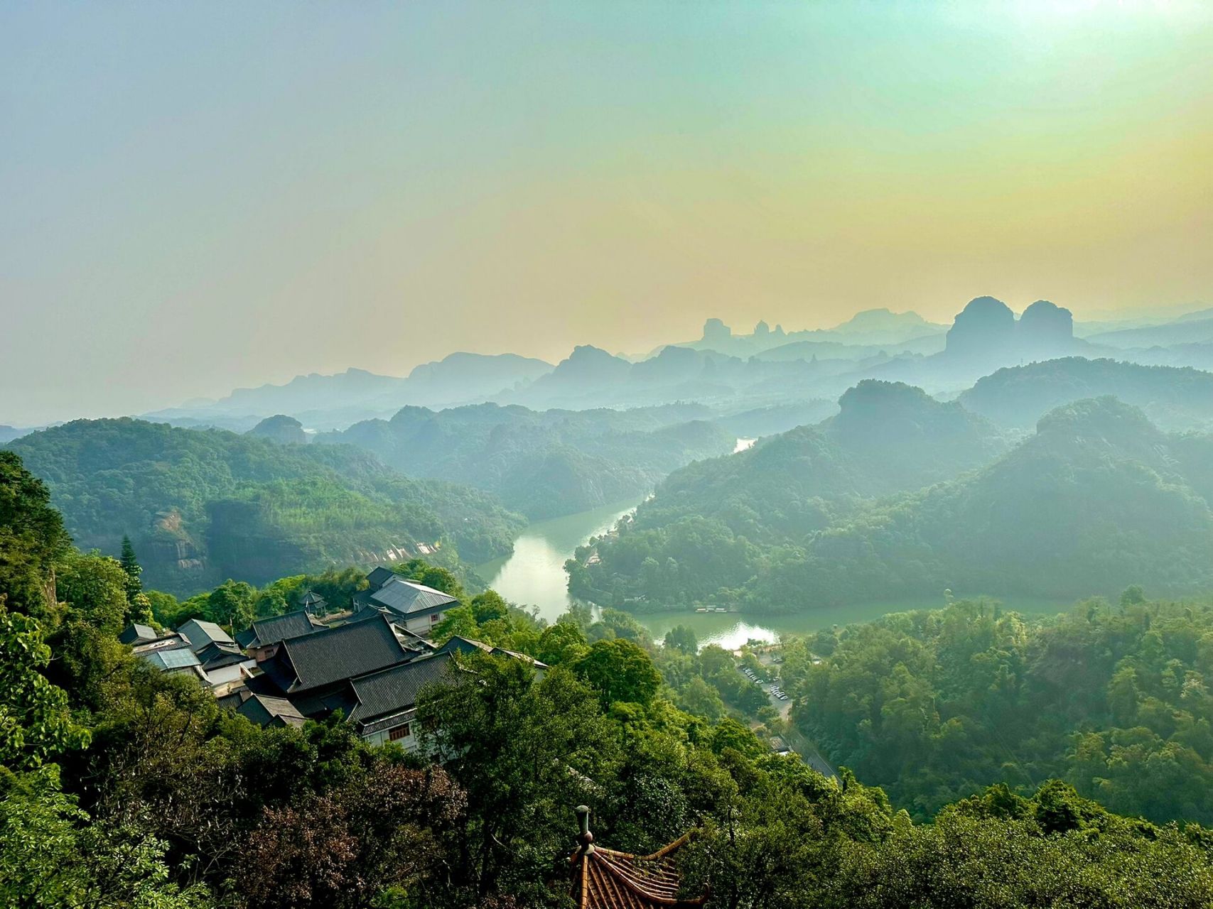 韶关一日游-南华寺&丹霞山攻略 周末花了一天时间和朋友们去韶关