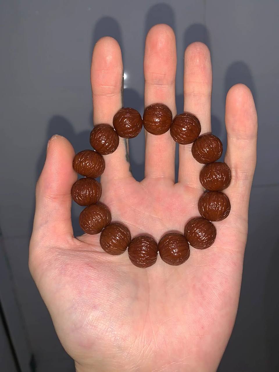 90后文玩玩家的猴头手串 这条猴头凤羽手串差不多盘了有两年多将近