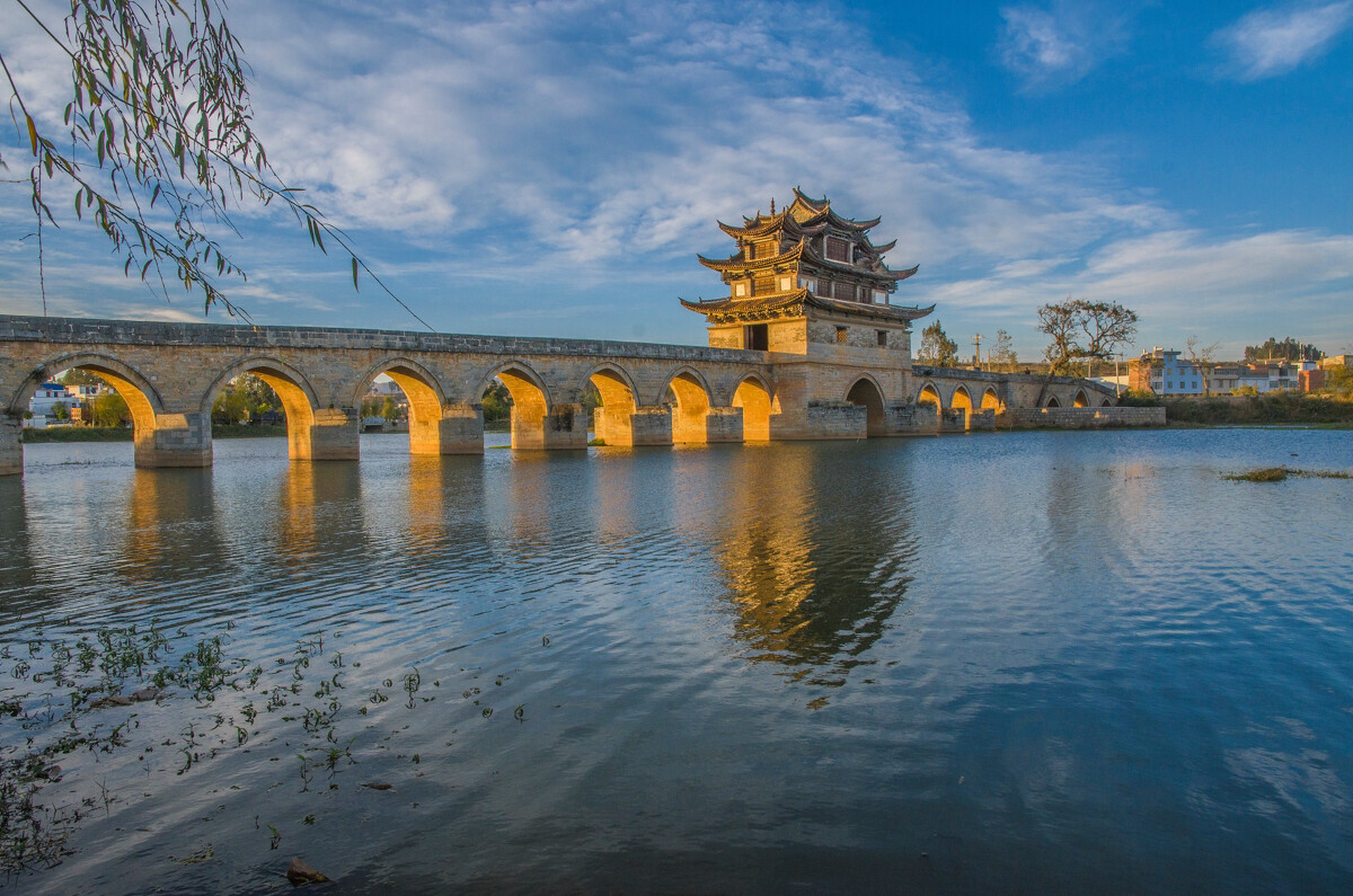 建水有座双龙桥,是国内仅存的"17孔桥" 云南建水双龙桥,俗称"十七孔桥