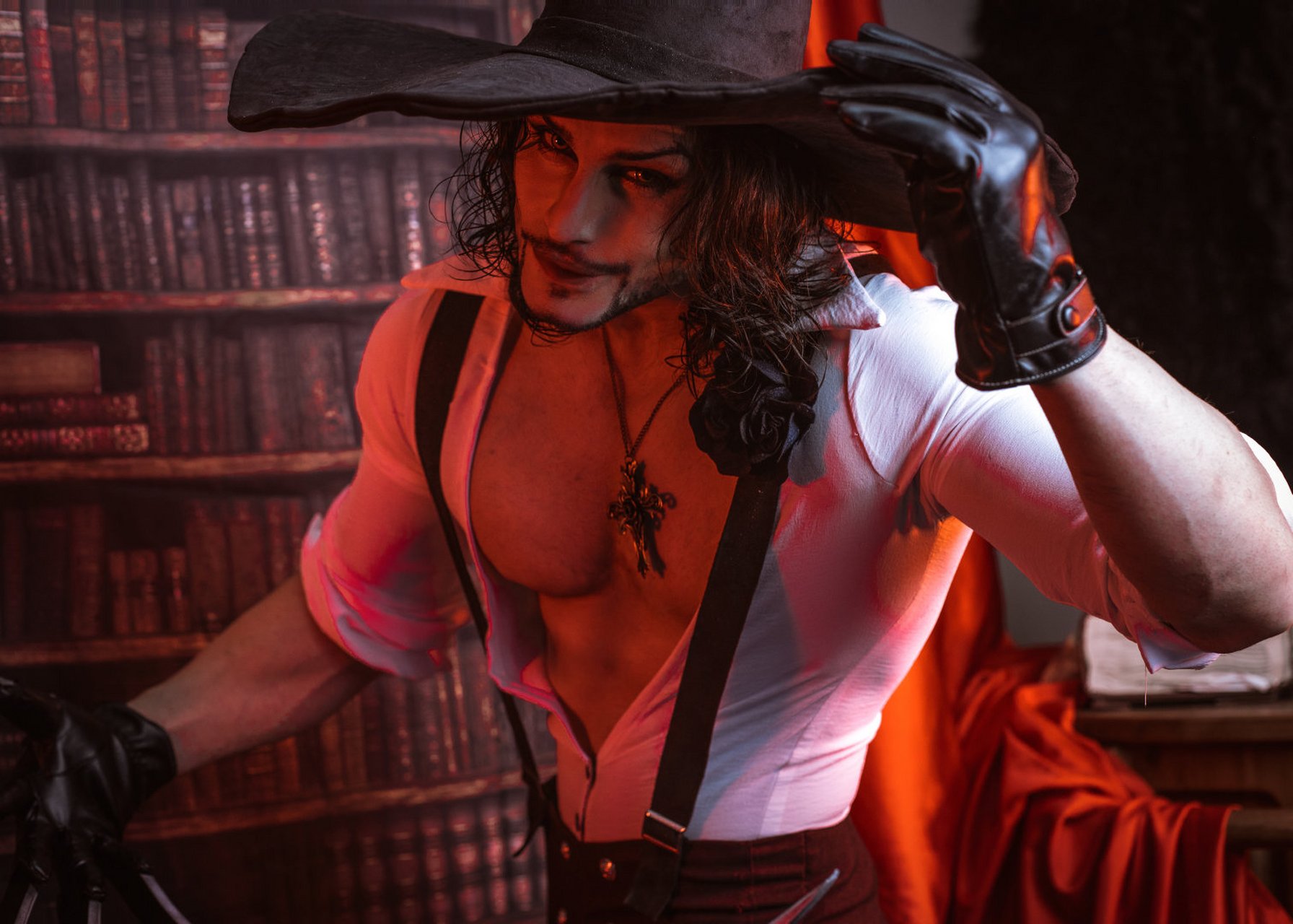cosplayer taryn近日cos了性转版《#生化危机8#》蒂米斯特雷库夫人