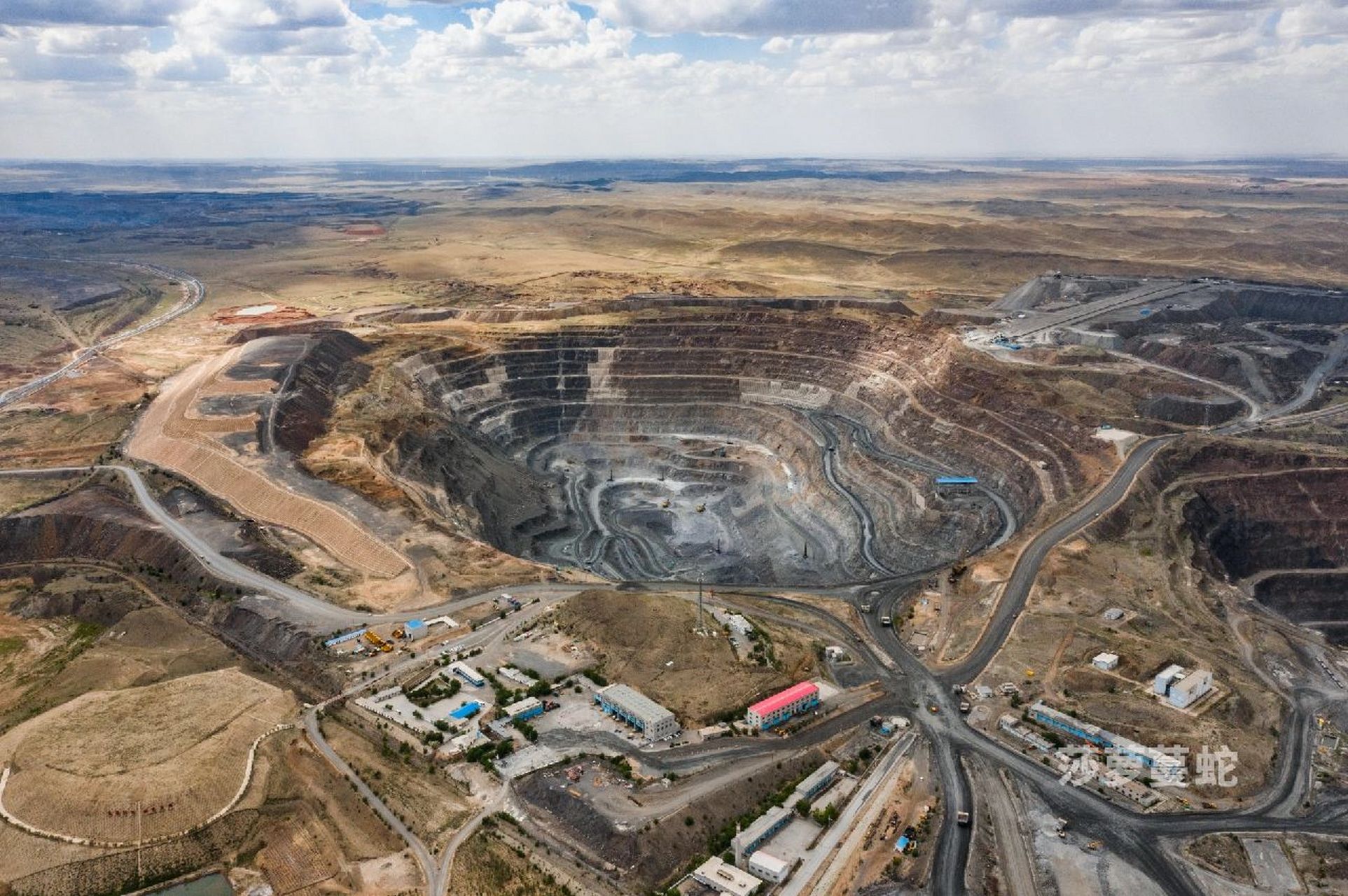 白云鄂博铁矿 内蒙古自治区·包头市·白云鄂博矿区 1957年