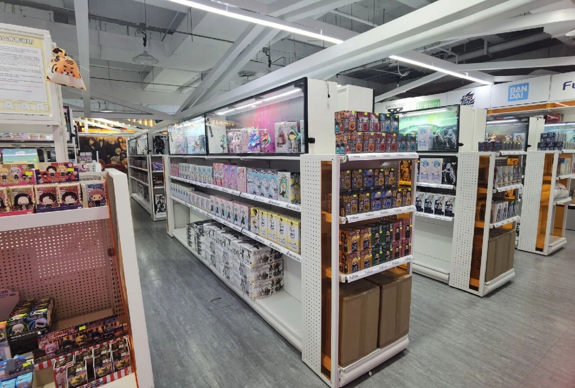 成都天府红5f动漫周边店 这两家店也是我在小94上发现的,今天晚上有