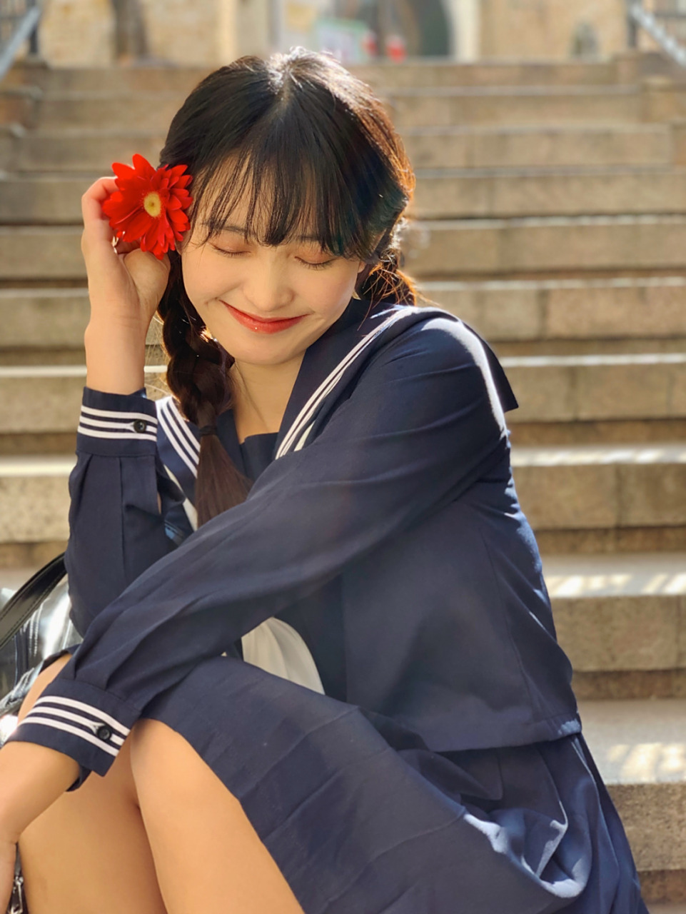 每个女孩都要尝试一次穿jk制服拍照啊,真的太好看了～ 这组是和小瑜