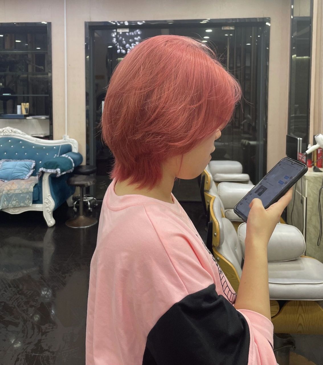 渣女粉 染发渣女粉|||粉色系发色没有棕色的沉重,会给人俏皮温柔的