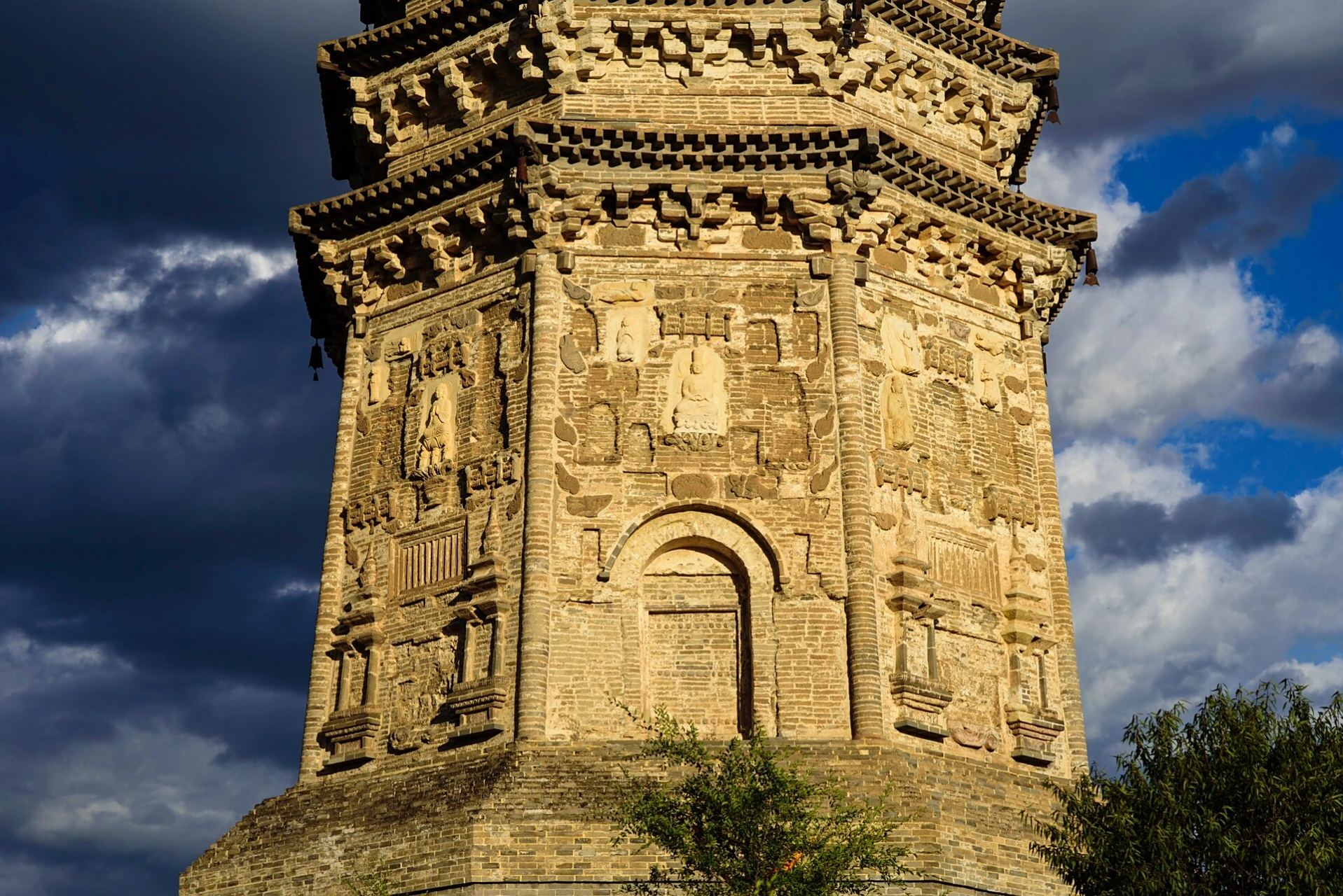 古建筑|内蒙古巴林左旗 辽上京南塔(辽) 内蒙古现存辽塔有一个显著