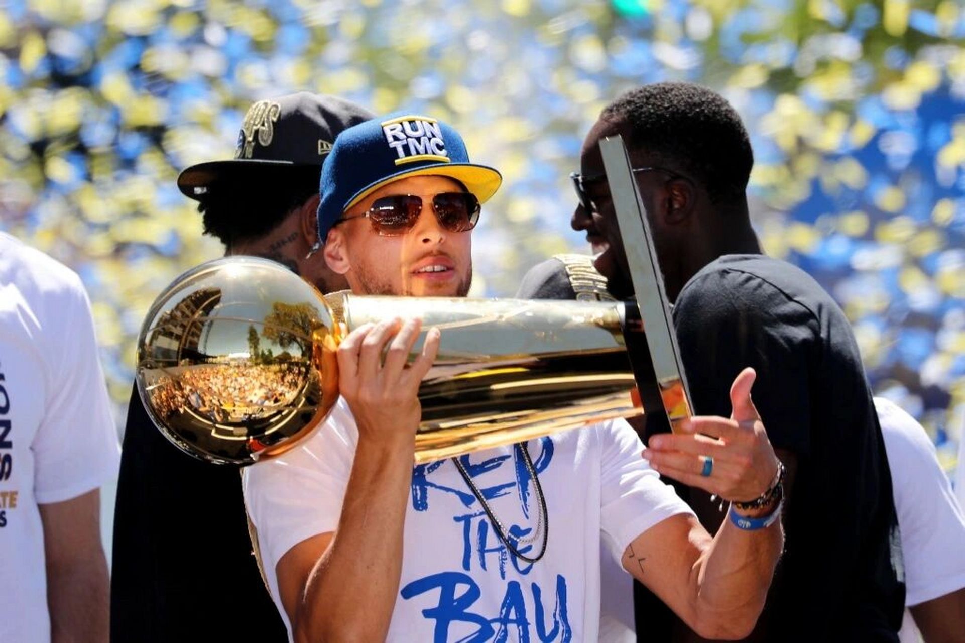 库里夺冠壁纸 需要的关注私信00