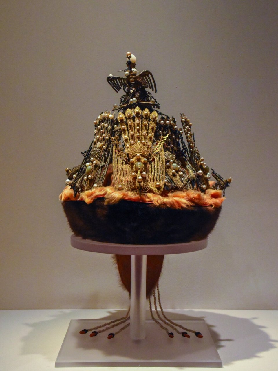 中华之美| 貂皮嵌珠皇后冬朝冠 貂皮嵌珠皇后冬朝冠 清 92: 故宫