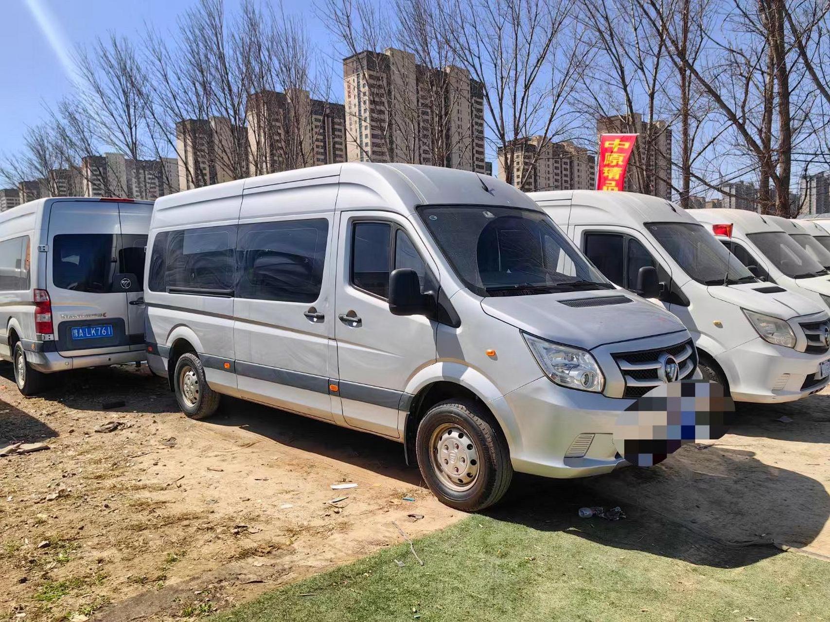 20年福田图雅诺加长版5.99米 七座柴油2.