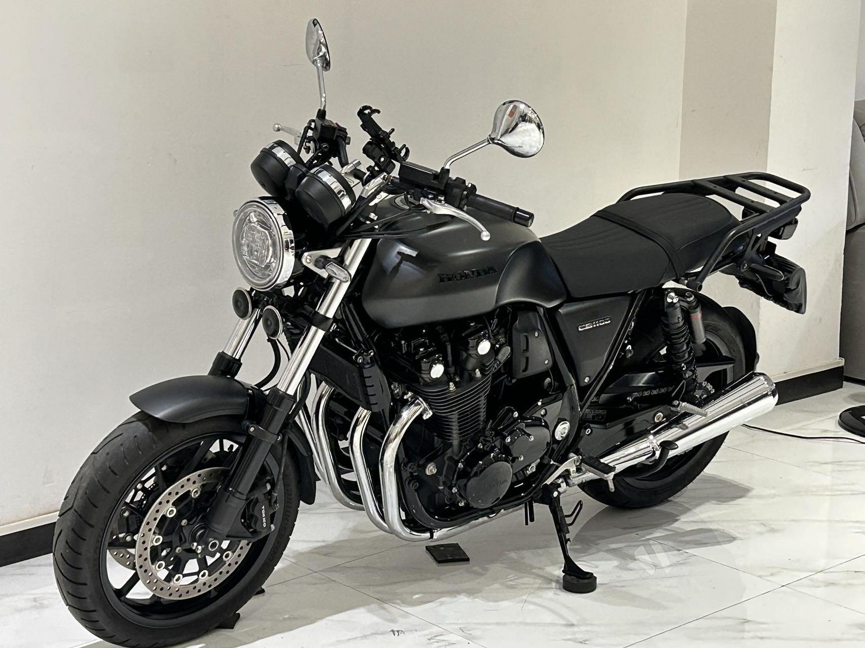 大贸:21年本田cb1100rs 一首户 1700公里 嘎嘎新