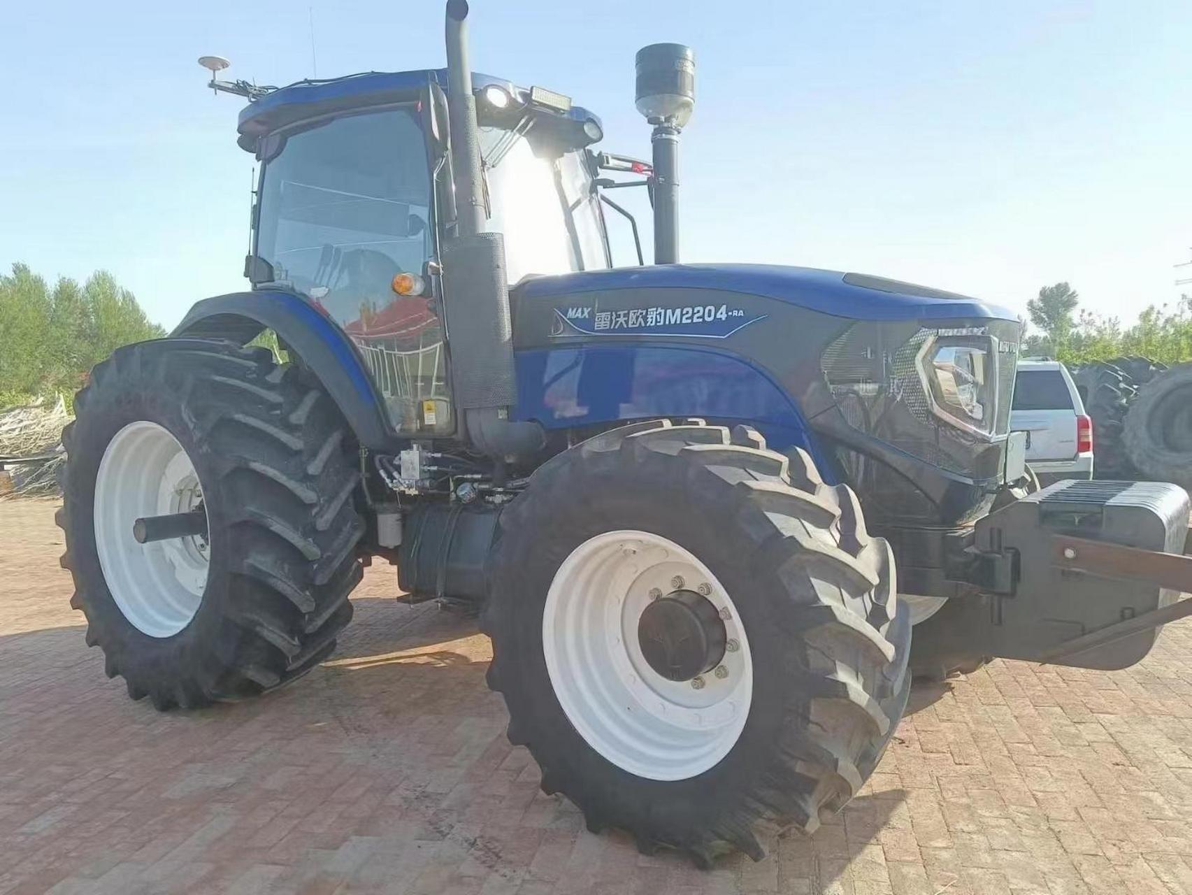 20年雷沃拖拉机2204,全国提档过户,原车导航,650大胎,都懂的哈,喜欢来