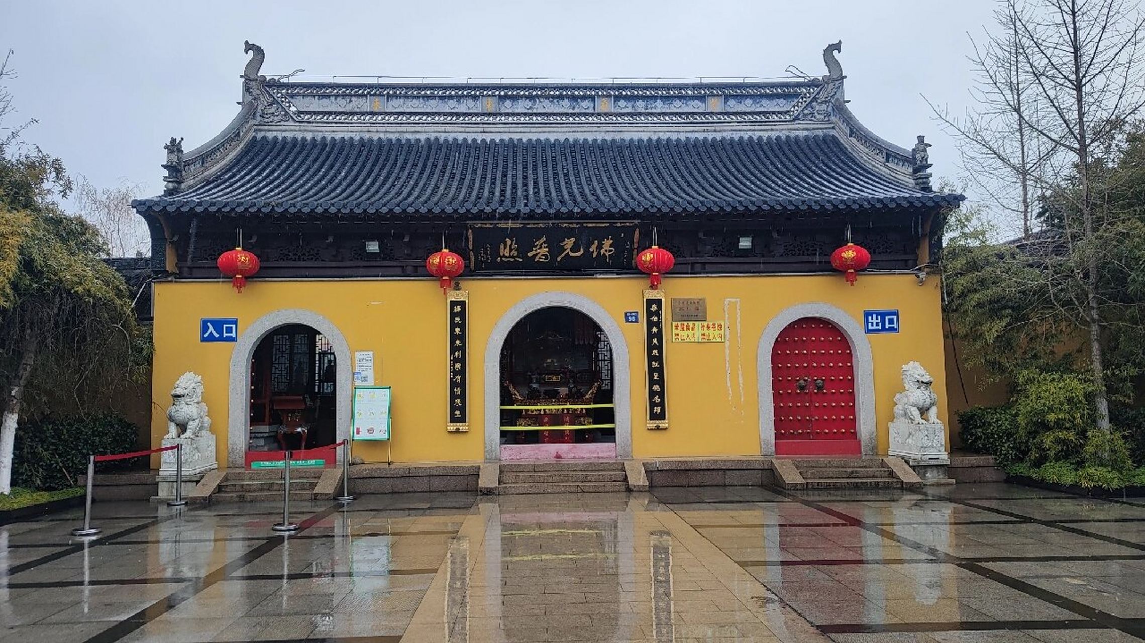 无锡泰伯庙 泰伯庙又名至德祠,让王庙,位于无锡梅村镇的伯渎河畔,它是