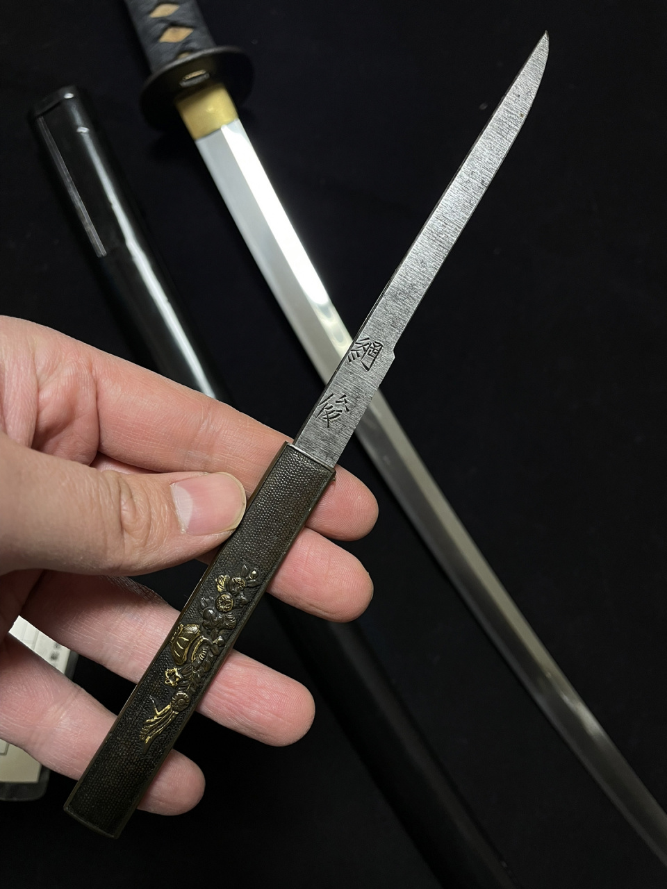 1501年的日本古刀条武士刀 1501年的日本古刀条武士刀,全长70厘米,刃