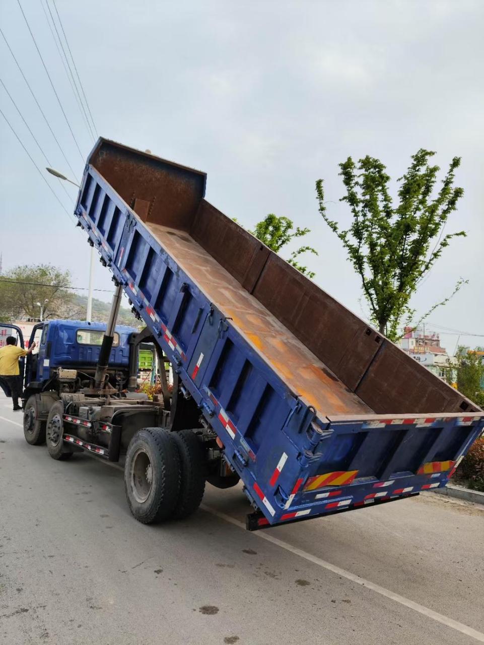 20年6月,福田瑞沃es3,6.8米平板自卸货车,法士特十挡变速箱,100轮胎,