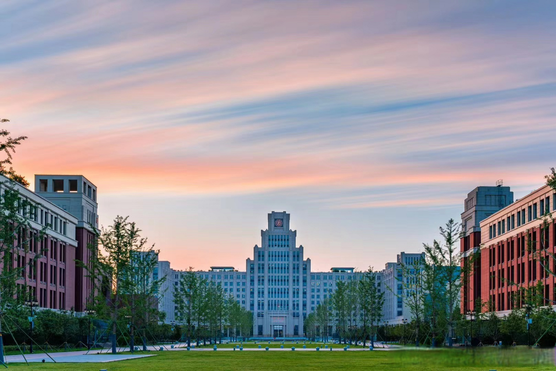 交大127校庆# 百川苍苍,岁月海茫茫; 巍巍学府,屹立西北方; 交通大学