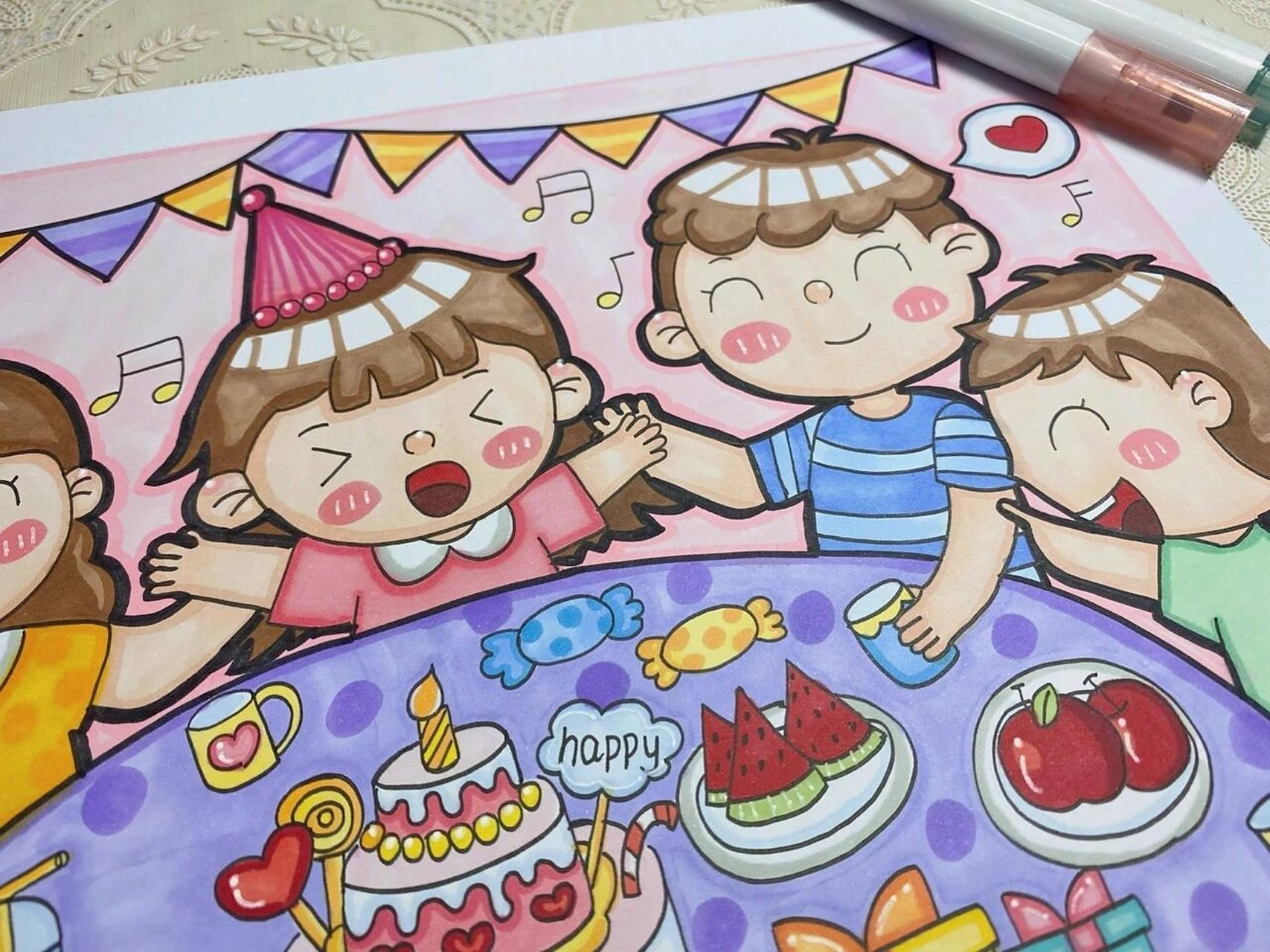 00儿童画/《生日快乐》    一家人过生日最开心啦,今晚的儿童画改编