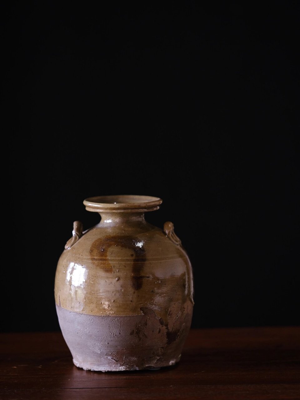 古器物鉴赏08|唐代宣州窑青釉双系盘囗壶 名称:唐代宣州窑青釉点褐彩