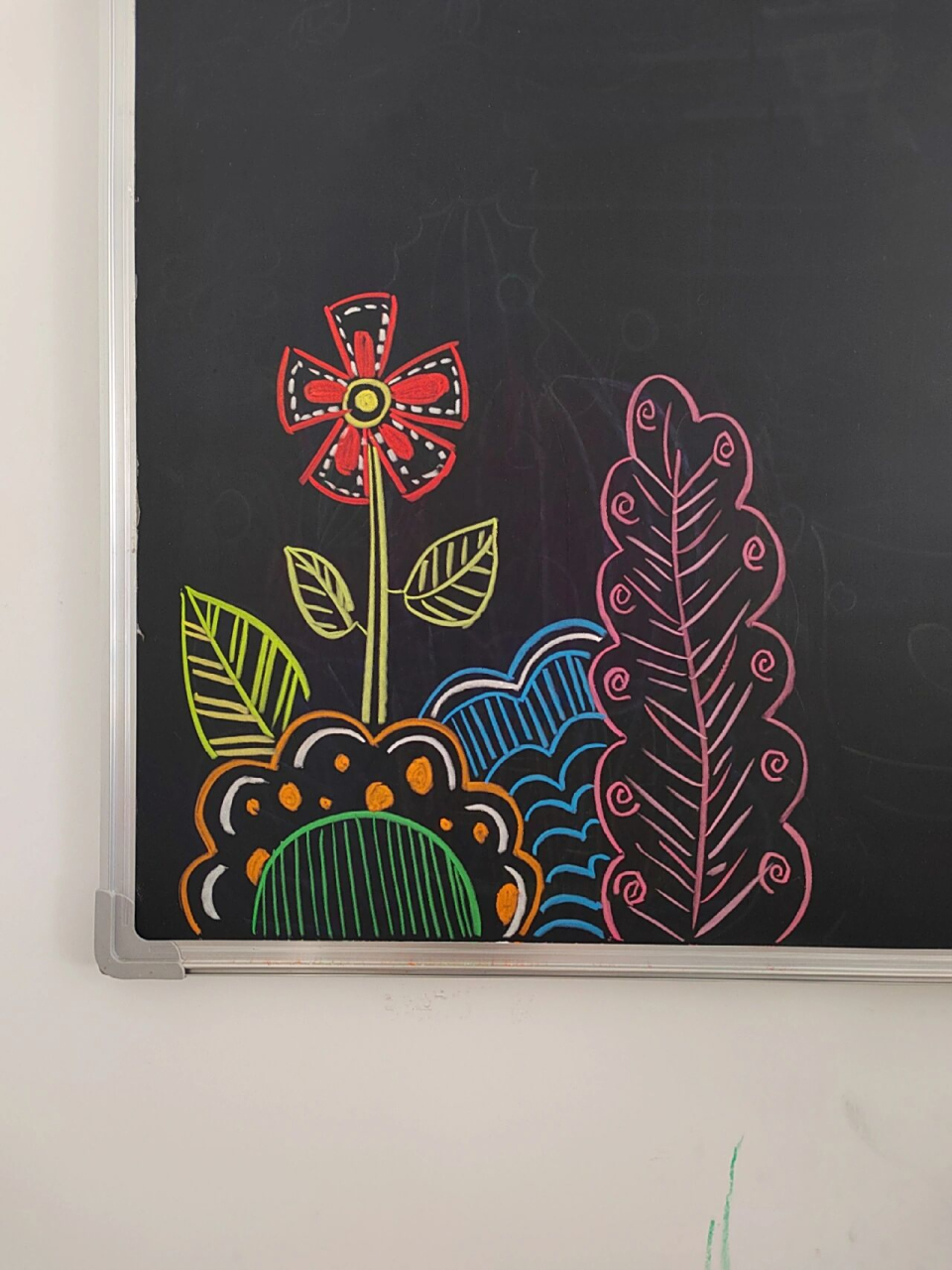 粉笔画|黑板报角落插图 万物皆有裂痕那是阳光照进来的地方.