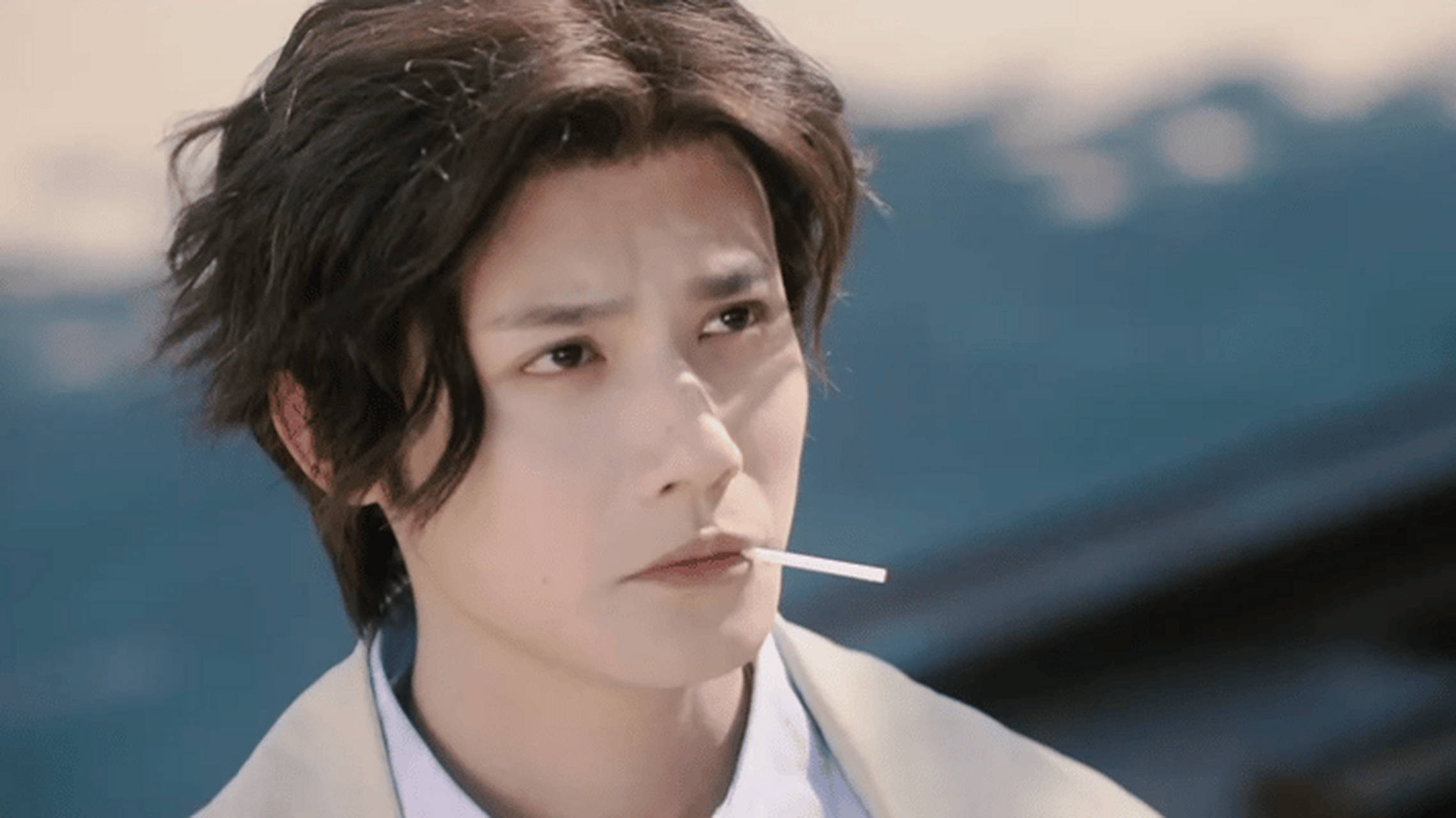 02@郑业成 在新剧《无眠之境》撕漫卷发造型好带感[太开心]在加上亦