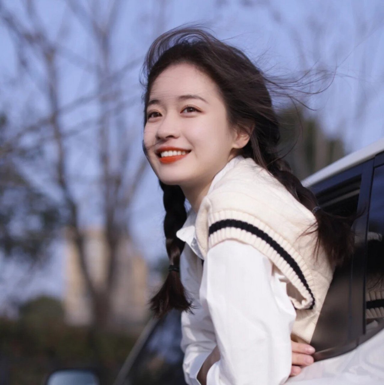 亚西,今天来分享一位我超级爱的美女姐姐 这个姐姐笑起来超级治愈