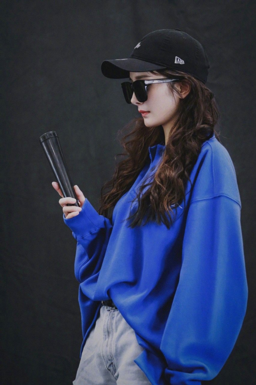 杨幂##杨幂八字没一撇演唱会海报# 一年一度的"八字没一撇"演唱会