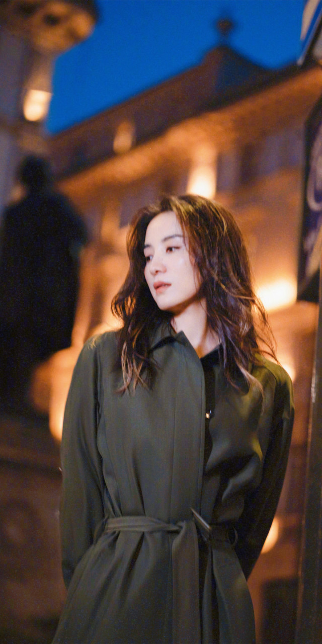 宋佳初春街拍写真壁纸组图