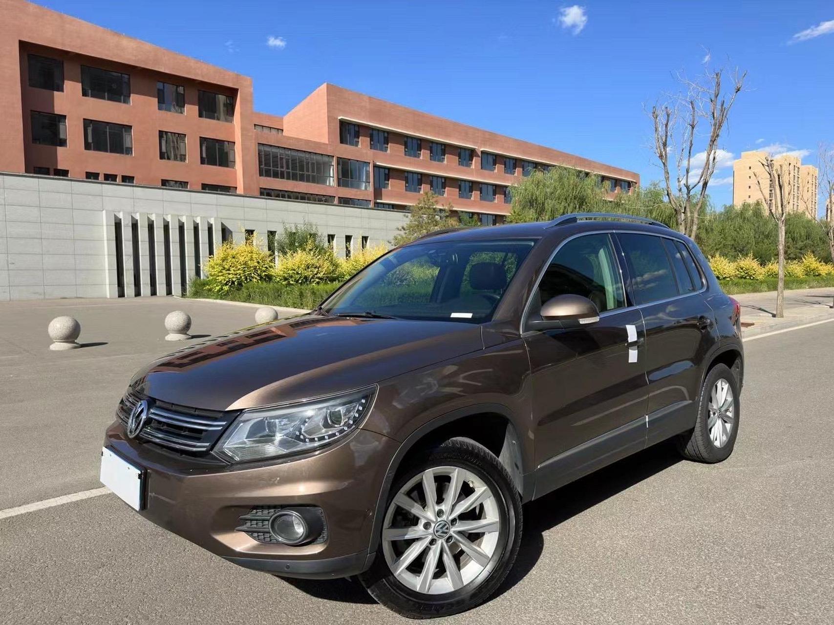 2013年8月上牌 大众进口途威,2.0t舒适版,新车指导价36.