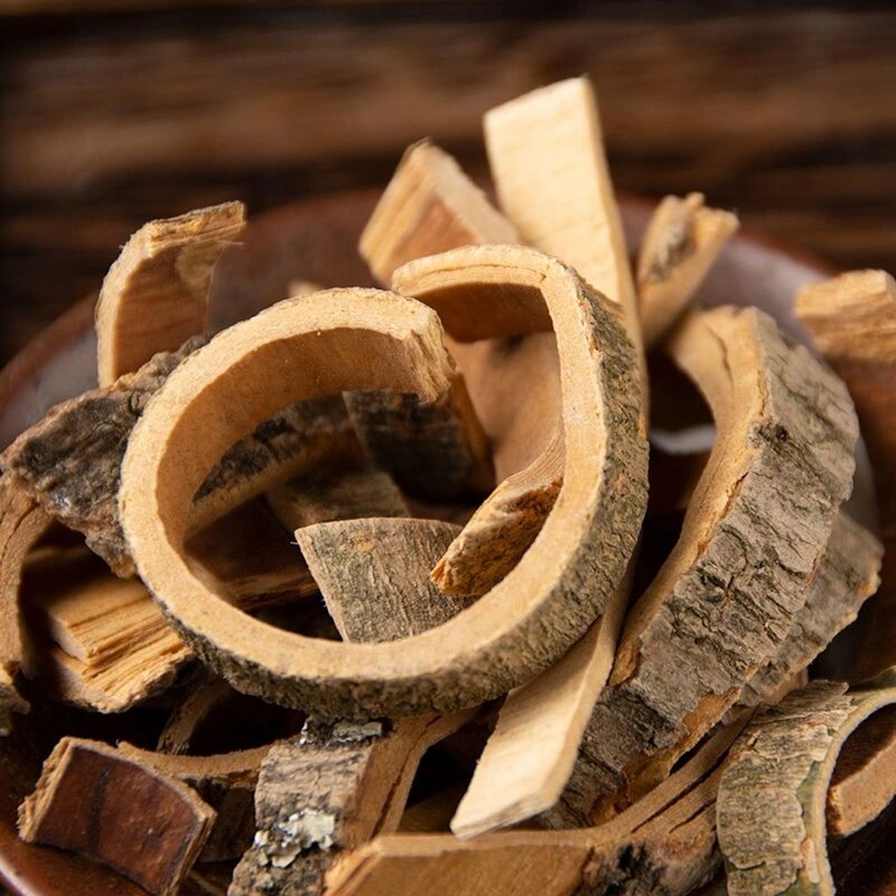 看图识中药||每天学习一味中药 💜秦皮💜 💎始载于:《神农本草