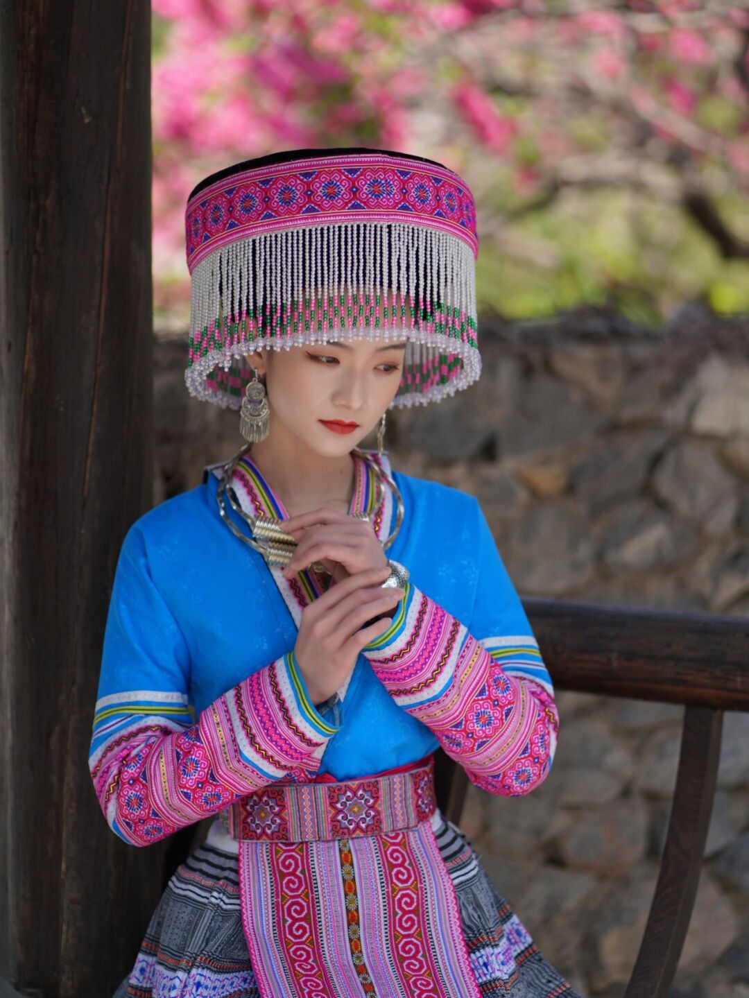 苗族蒙逗支系仿古衣