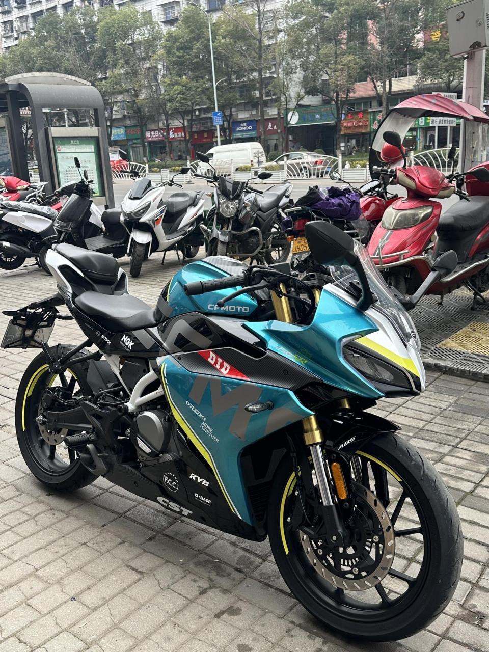 精品春风sr250赛道版