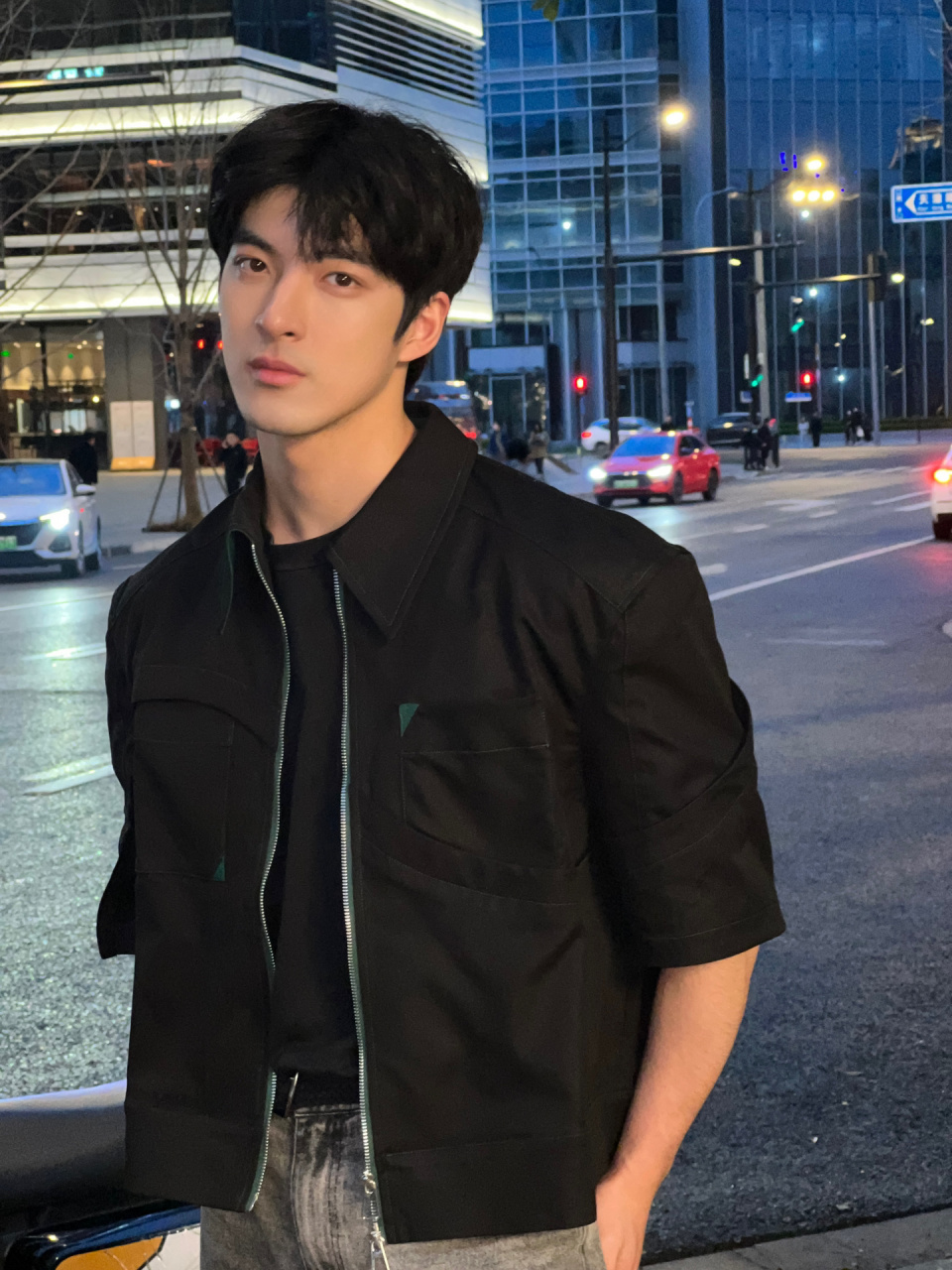 太累的话不妨一起吹吹晚风