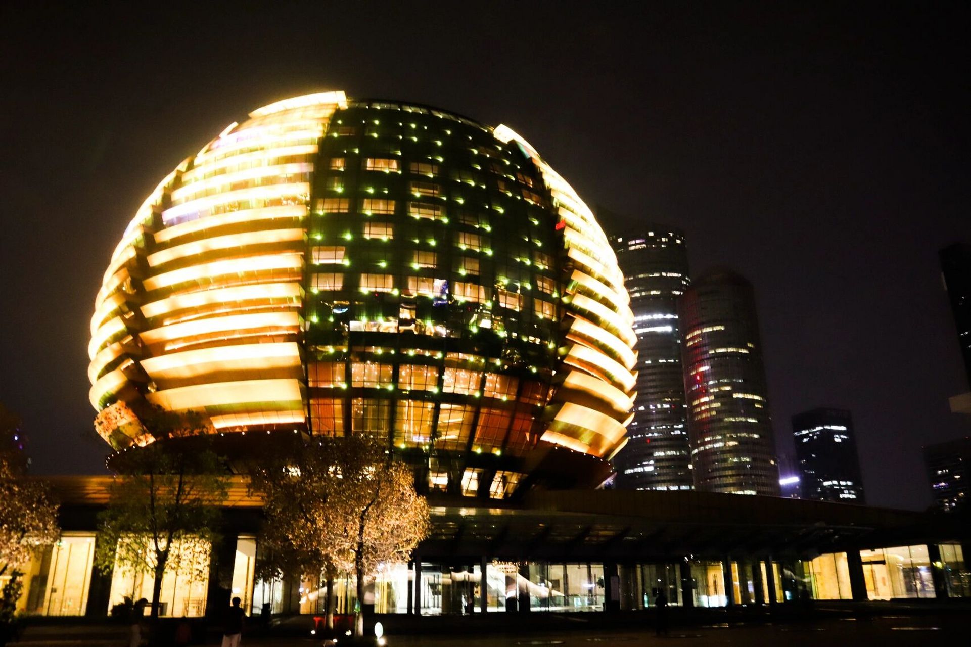 近距离感受杭州cbd|99城市阳台打卡 感觉来到一个城市总要去它的cbd