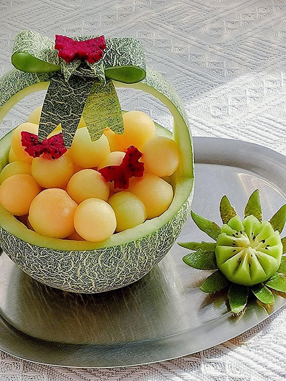 99零失败创意哈密瓜果篮 现在婚庆特别流行各种创意水果摆盘,灰常的