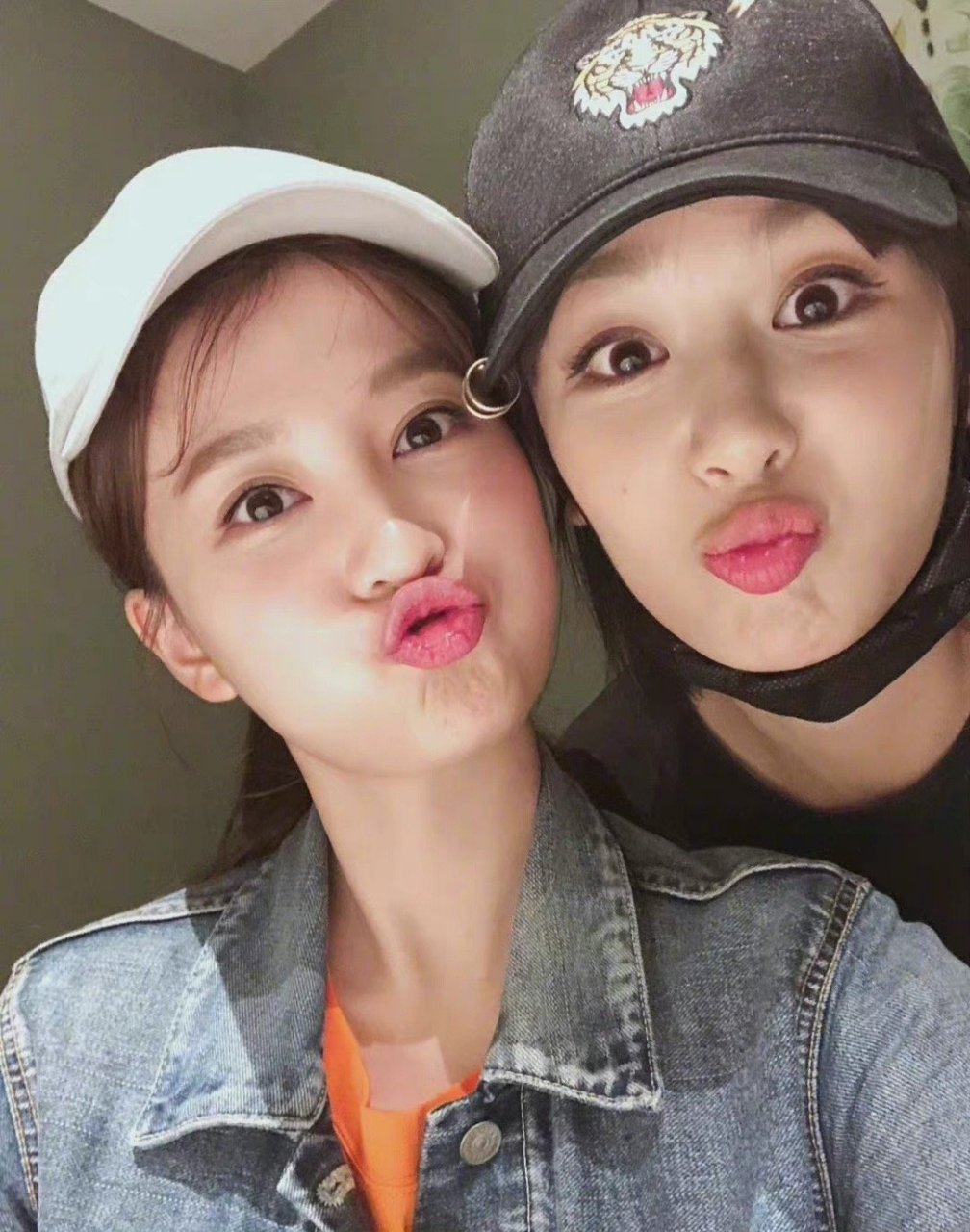 杨紫乔欣你好星期六同框路透图# 杨紫,乔欣《你好星期六》同框盏哪