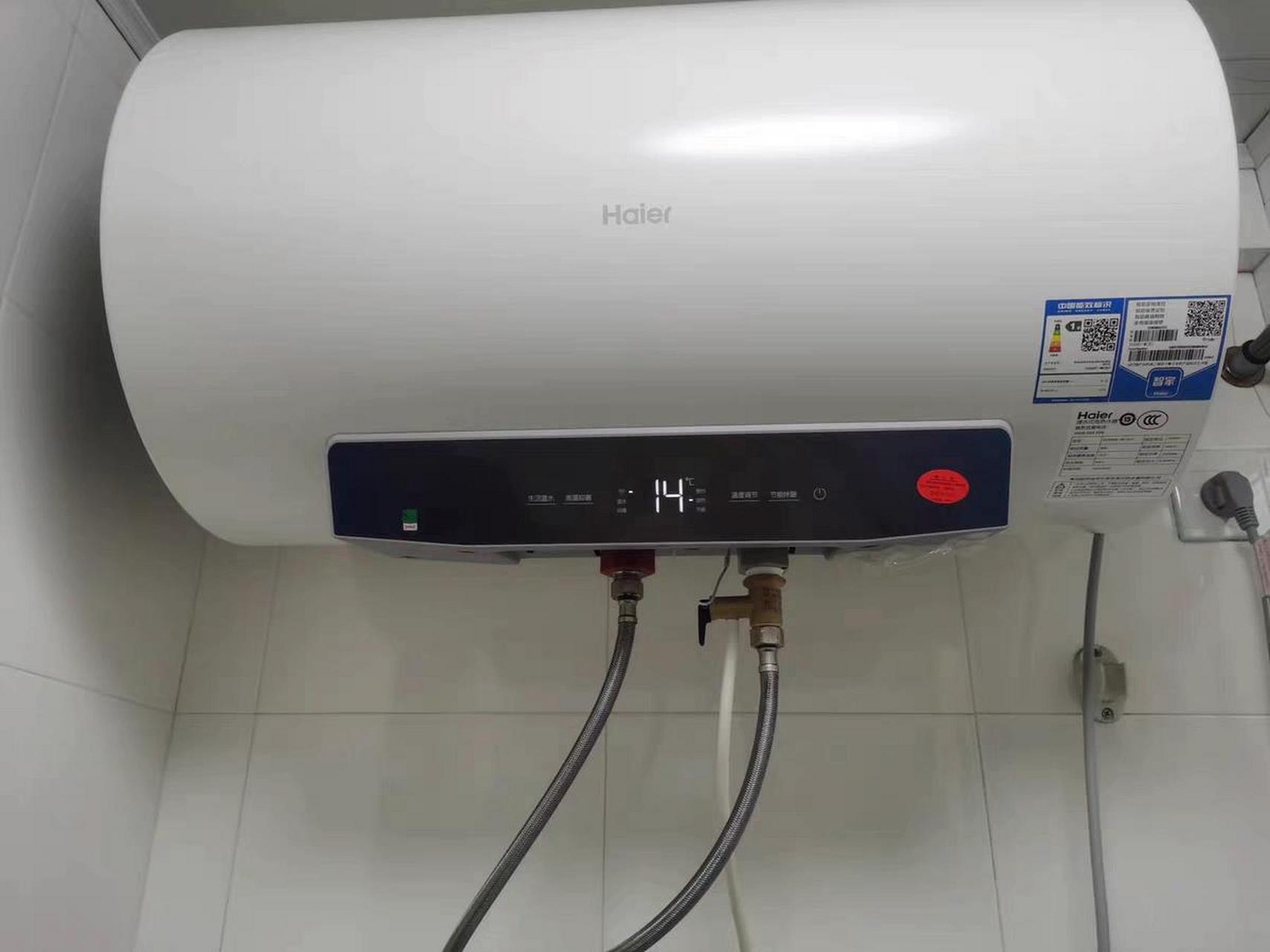 1 ,电热水器不需要用自己的水,因为史密斯电热水器具有自动供水功能