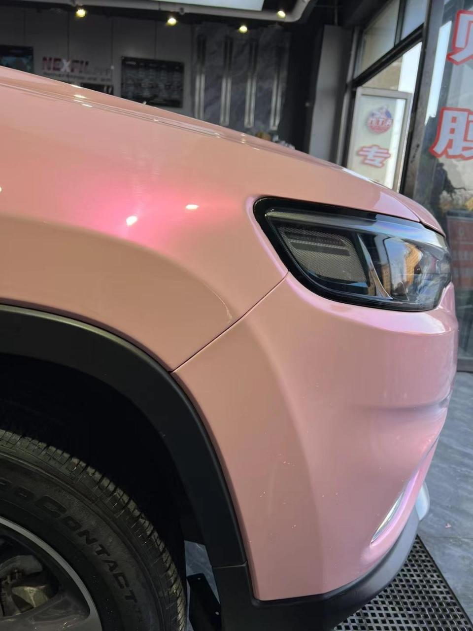 交车:jeep自由光改色梦幻胭脂粉,效果十分出彩!颜值翻倍!