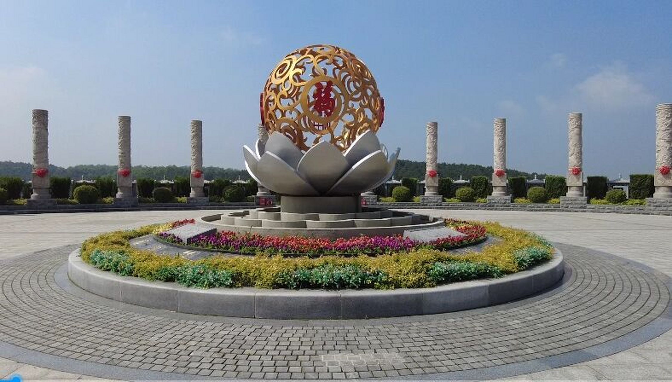 沈阳墓园推荐:永乐青山墓园 永乐青山墓园的设计理念为"长存泰山,万古