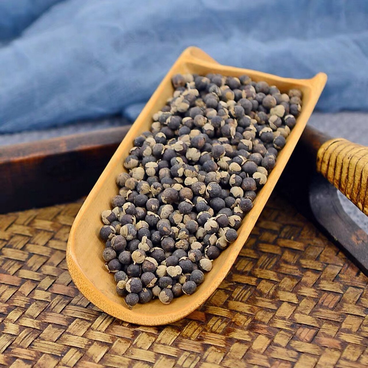 功效与作用 疏散风热,清利头目 蔓荆子,中药名,来源为马鞭草科植物