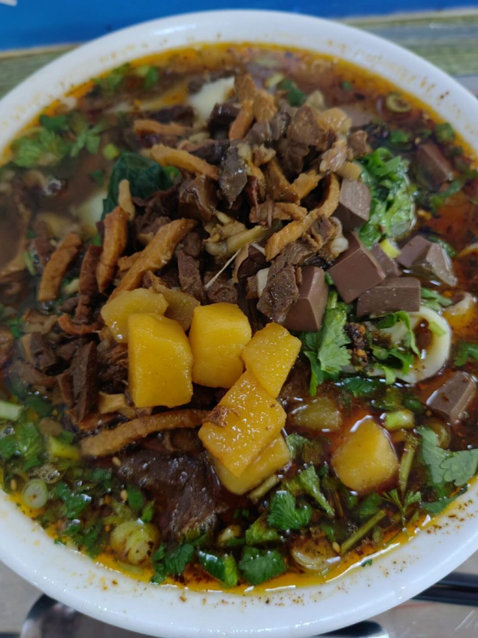 吉大四餐厅羊杂面 店名忘记记下来了,不过很好找,就在麻辣烫湖北风味