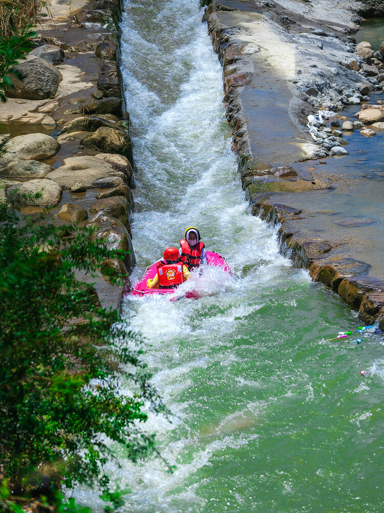 杭州自驾出发一小时,畅玩桐庐虎啸峡漂流