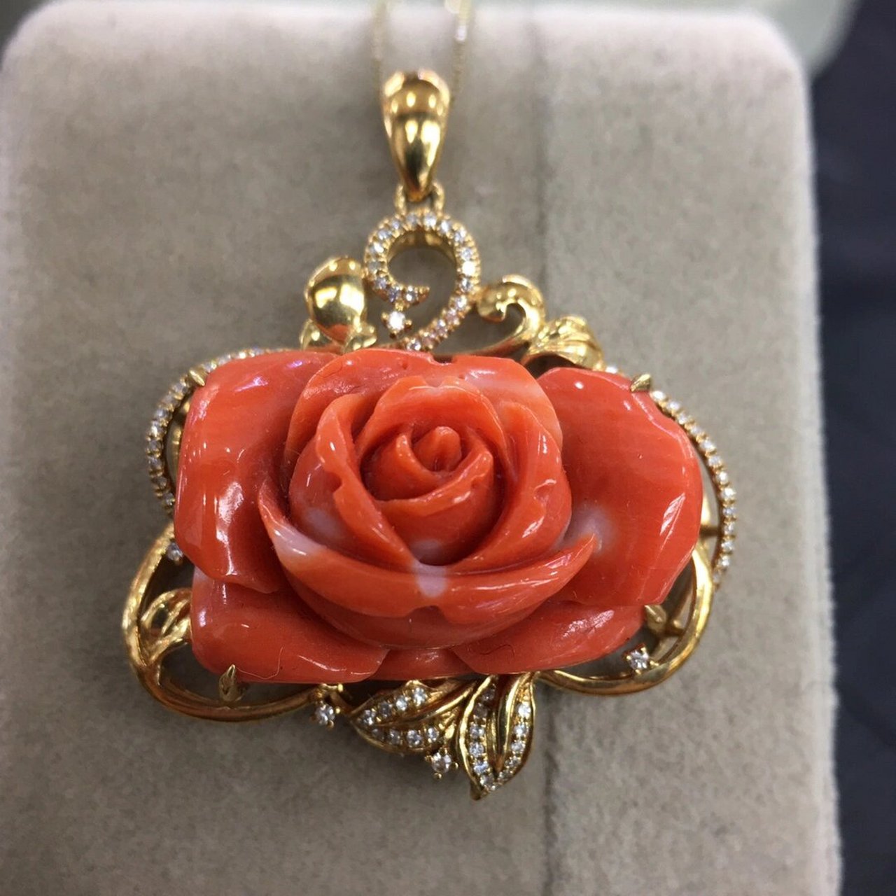 红珊瑚台湾莫莫玫瑰花18k金镶嵌吊坠 【精品61吊坠】台湾momo珊瑚