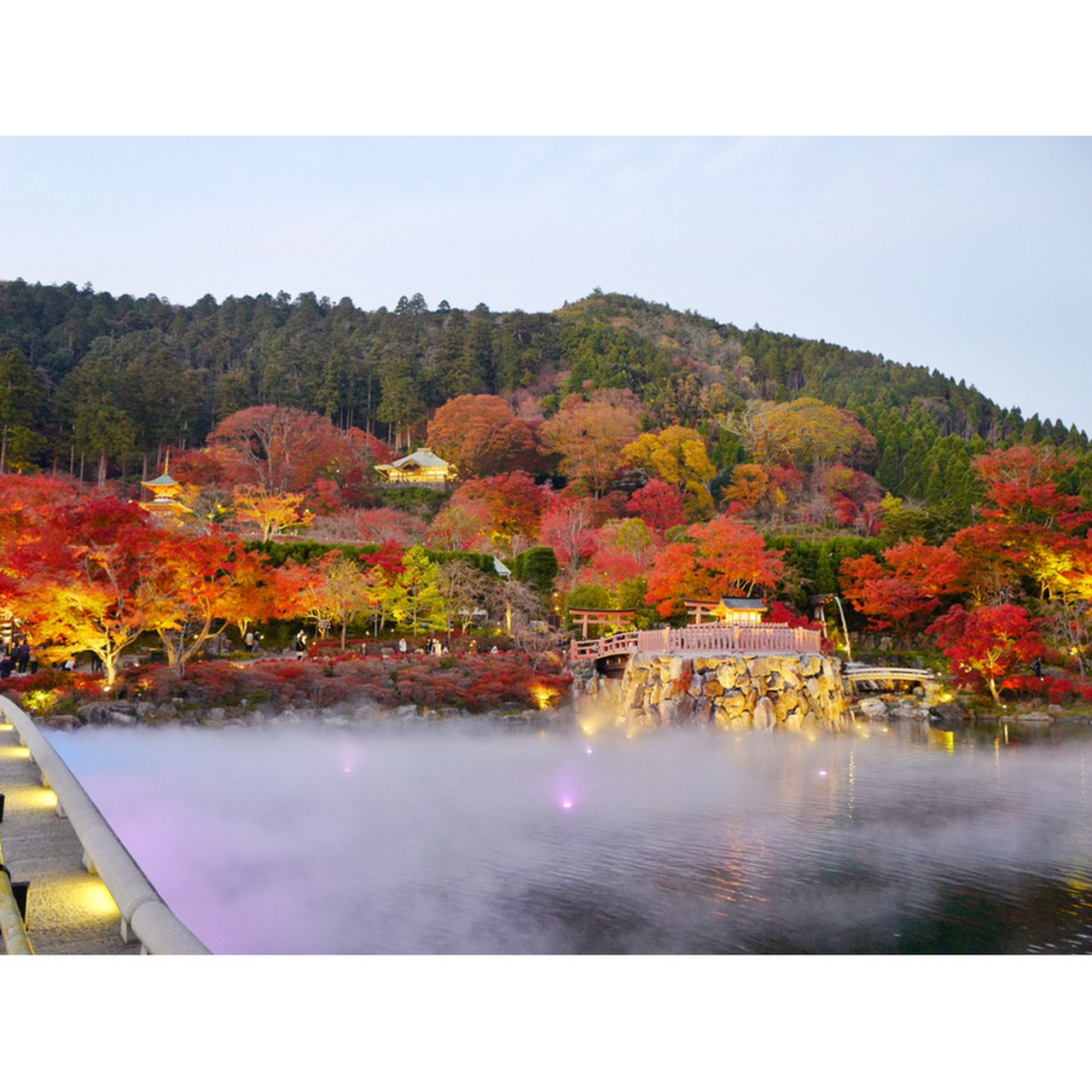 胜尾寺主打的是祈求胜愿的达摩和水子供养,据说边许愿边给达摩画上