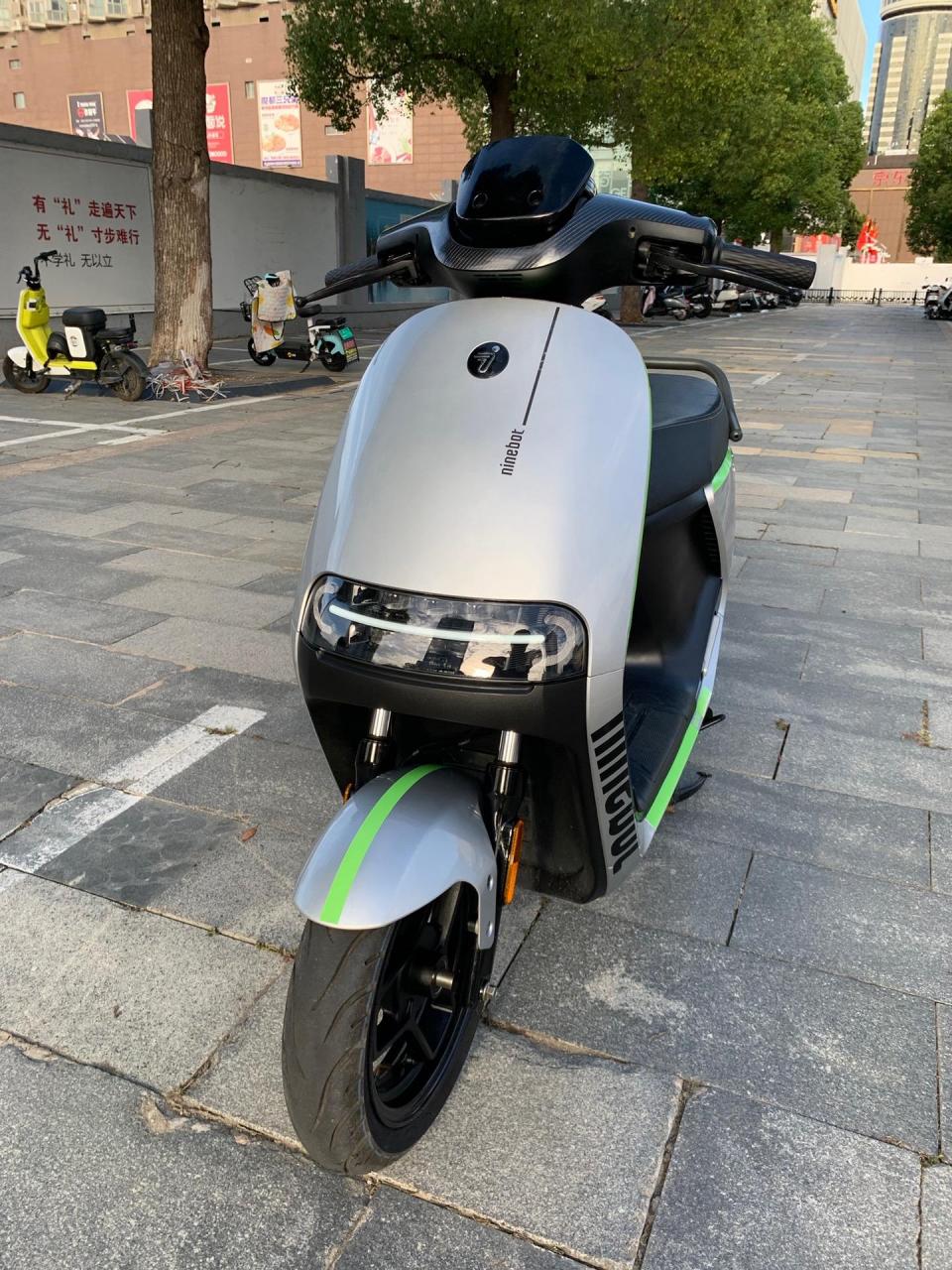 九号e125单电,今年上牌,一万公里.6xxx元,九八新,手续齐全.