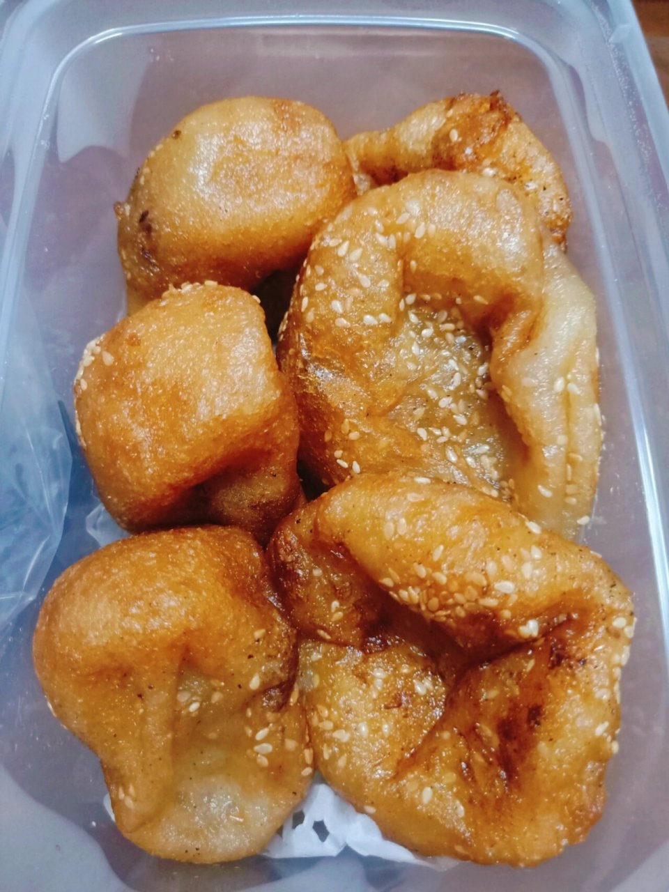 必不可少的美食就是"油舌",因形状像舌头而得名,是莆田人早餐的美食