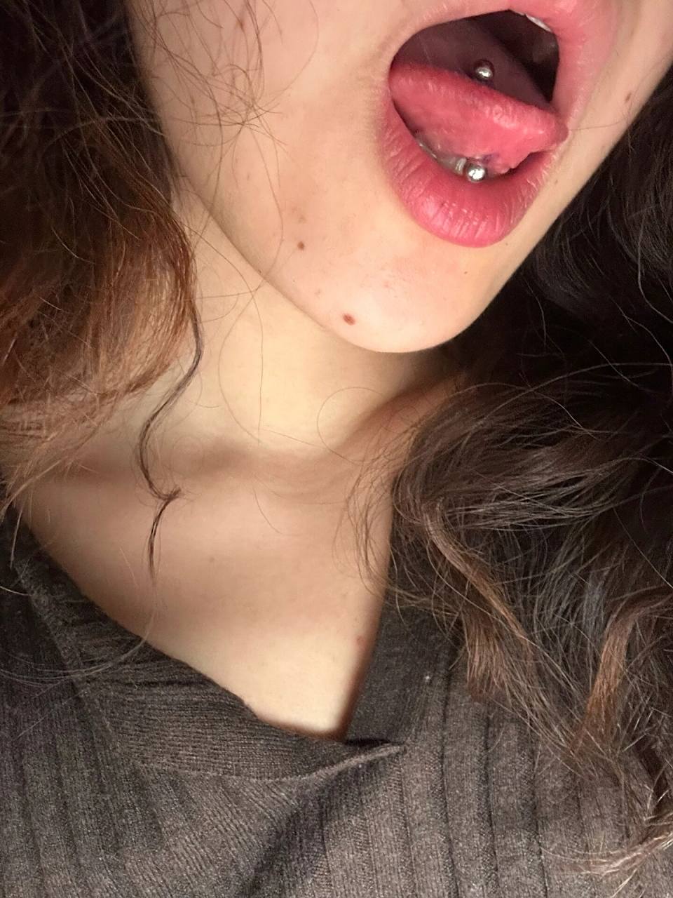 舌钉真的美死了 一天拍一千张舌钉照片