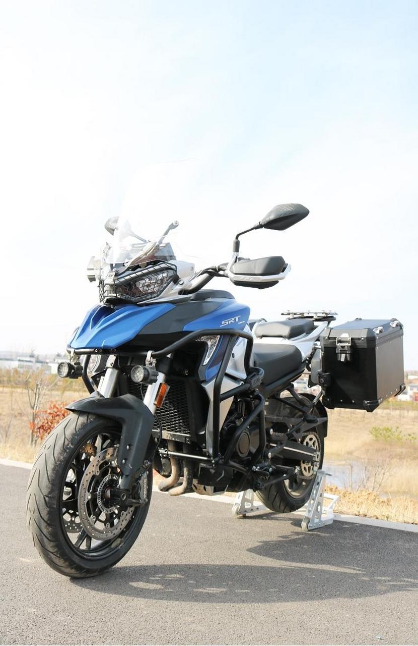 骁750adv三箱,护杠,大灯护网改装完毕非常完美骁750改装