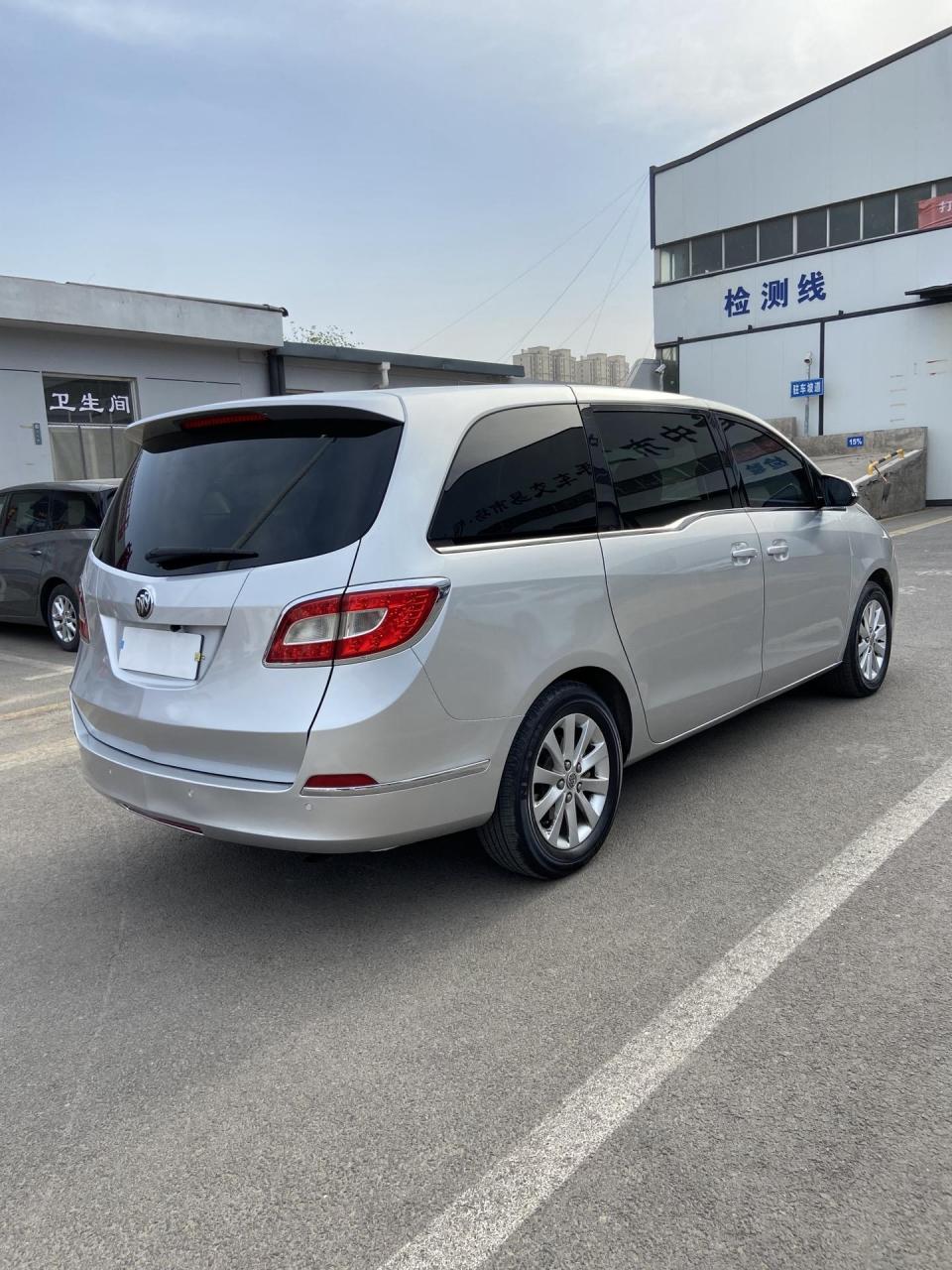 2012年别克gl8  2.