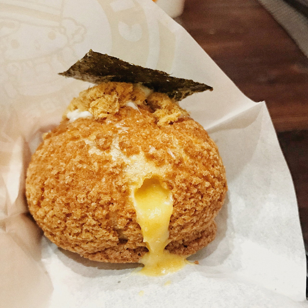 西树·肉松咸蛋黄流心泡芙 妈鸭,西树这个流心泡芙种草好久了 真后悔