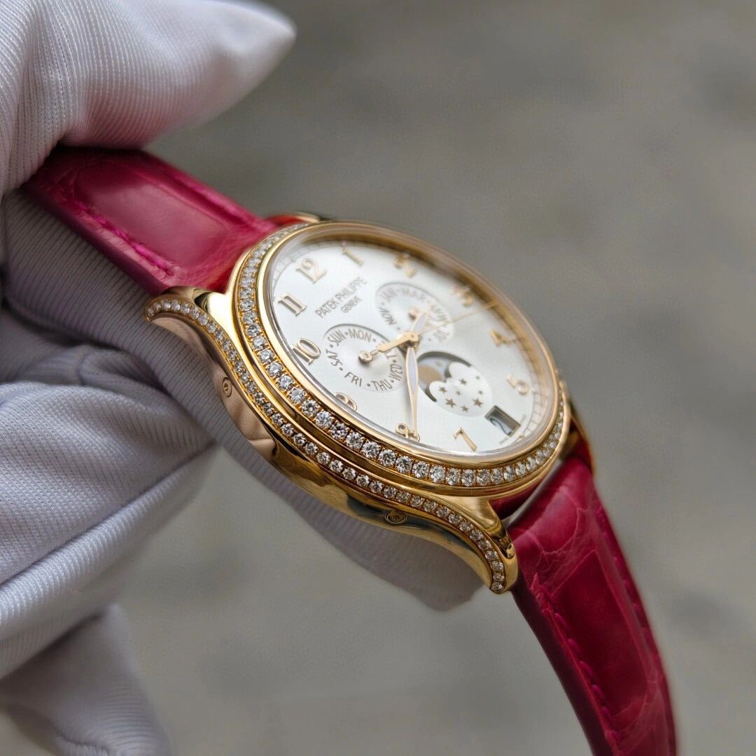 百达翡丽4947女士自机械腕表